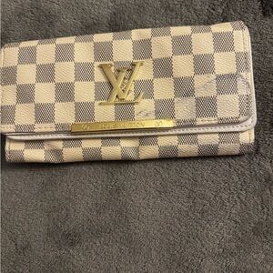 Louis Vuitton Cream and Gray Checkered Women's wallet